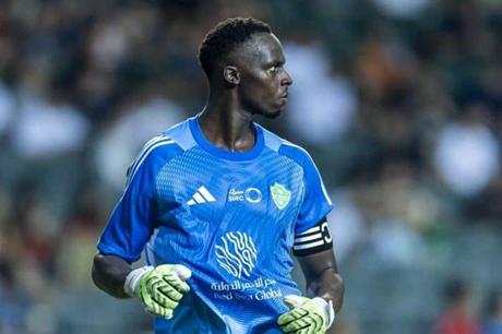 الأهلي يعلن تجديد التعاقد مع ميندي حتى 2028 رسميًا 