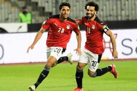 مرموش: لا أتكلم مع صلاح عن الكرة ونحاول المزاح فترة المنتخب 