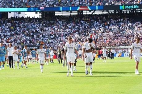 وعكة صحية تبعد مدافع ريال مدريد عن مواجهة تالافيرا 