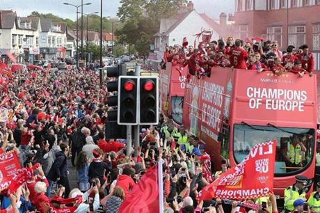 الحُكم بالسجن على سائق اقتحم احتفالات ليفربول 