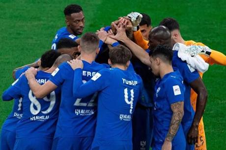 الهلال يسقط بثنائية أمام نيوم ودياً 