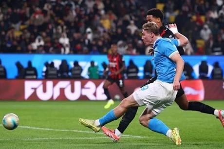 نابولي يثأر من ميلان ويتأهل لنهائي كأس السوبر 
