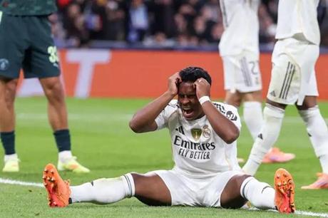 ريال مدريد يتخلص من إندريك باتفاق ثلاثي 