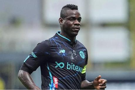 بالوتيلي يقترب من اللعب في الدوري الأرجنتيني 