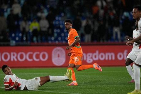 كوت ديفوار تستهل حملة الدفاع عن لقبها في أمم إفريقيا بفوز صعب على موزمبيق 