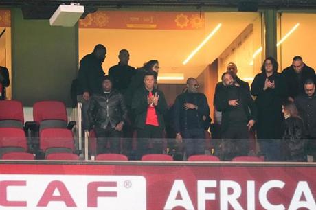 حكيمي يعلق بكلمتين على ظهور مبابي بقميص المنتخب المغربي 