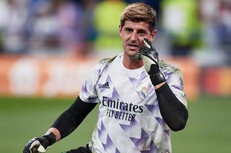 تيبو كورتوا.. صخرة ثابتة في فوضى ريال مدريد 