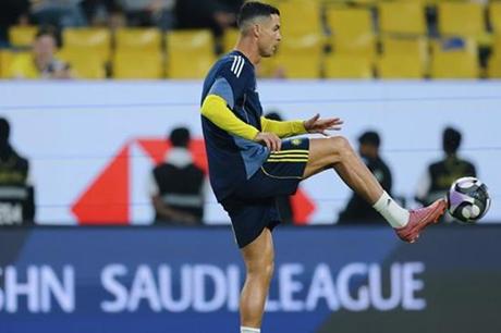 رونالدو يحقق جائزة أفضل لاعب بالشرق الأوسط من جلوب سوكر 