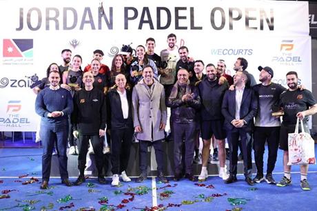 تتويج الفائزين ببطولة الأردن المفتوحة للبادل 