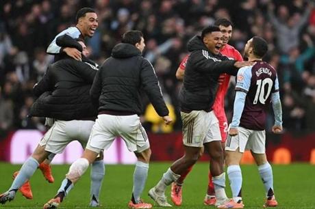 هدية للسيتي .. أستون فيلا يسقط آرسنال بالضربة القاضية 