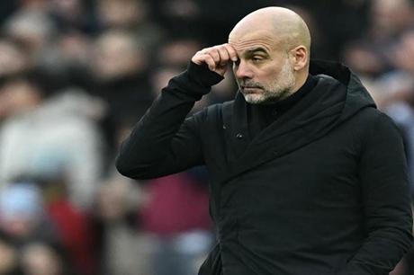 جوارديولا يتجاهل التكهنات بشأن الفوز بالدوري الإنجليزي 