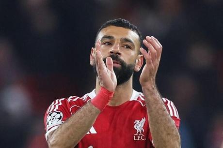 وكيل محمد صلاح يبدأ مفاوضات انتقاله إلى فريق سعودي 
