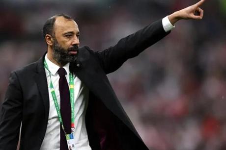 السكتيوي مرفوض في غرفة ملابس (أسود الأطلس) 