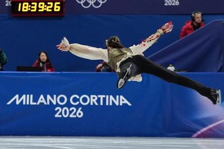 أولمبياد 2026.. متزلج روسي يحجز خمس قفزات رباعية في برنامجه الحر 