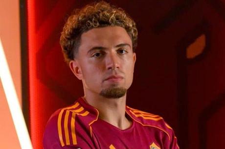 نائل العيناوي يفرض قوانينه الخاصة في وسط ميدان روما بتعليمات جاسبيريني 