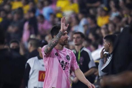 ميسي يعتذر.. والوعد مؤجل 