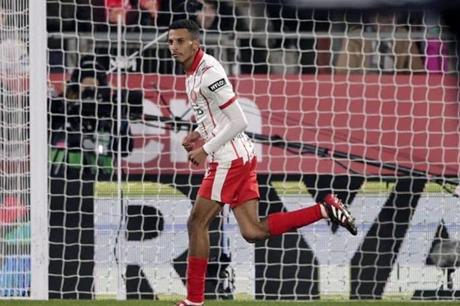 قبل مواجهة برشلونة.. أوناحي يزف خبرًا سارًا لجماهير جيرونا 