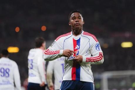 إندريك يحصد جائزة لاعب الشهر في الدوري الفرنسي 