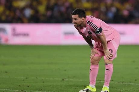 قرار جديد.. الاتحاد الأرجنتيني يحدد مصير ميسي قبل المونديال 