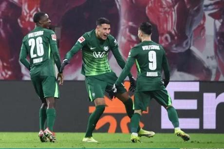 تعادل إيجابي بين لايبزيغ وفولفسبورغ بالدوري الألماني 