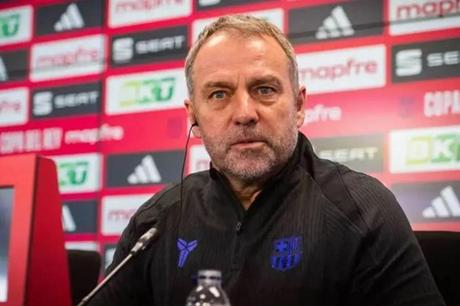 فليك يقدم وعدًا لجماهير برشلونة بعد السقوط أمام جيرونا 