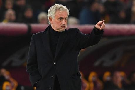 مورينيو يوجه رسالة تحذيرية للاعبي بنفيكا قبل ساعات من مواجهة ريال مدريد 