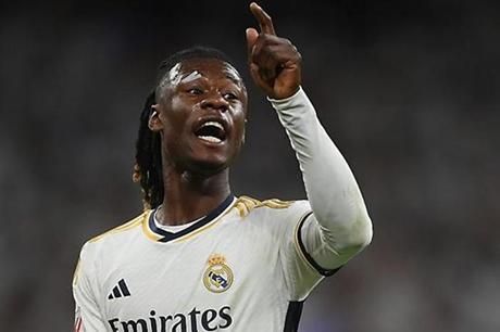 كامافينجا يَكشف حقيقة الخلاف مع فينيسيوس في ريال مدريد 