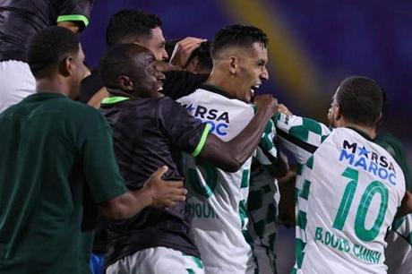 بشرى سارة.. نجم الرجاء يعود للتداريب والحسم الطبي غدًا 