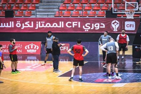 المنتخب الوطني يغادر إلى الإمارات تحضيرًا لمواجهتي إيران والعراق في التصفيات الآسيوية 