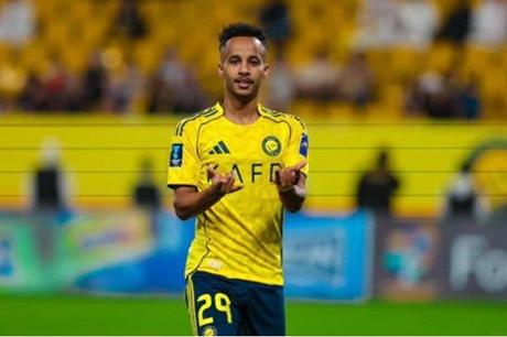 النصر يوافق على طلبات غريب لتجديد العقود 