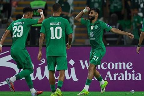 أبو الشامات ضمن تشكيل الأهلي لمواجهة النجمة في الدوري السعودي 