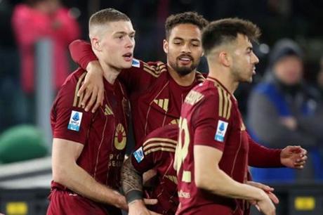 روما يُحقق فوزاً هاماً على كريمونيسي في الدوري الإيطالي 