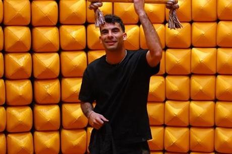 إجابة مفاجئة من زيزو حول قيمة عقده مع الأهلي وأفضل لاعب في مصر 