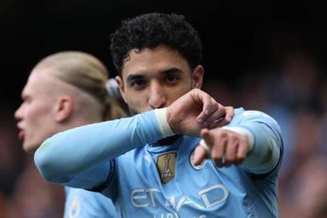 برشلونة يضع عينه على عمر مرموش 