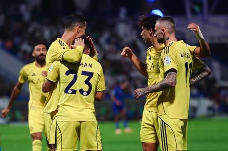 النصر يكتسح النجمة ويستعيد صدارة الدوري السعودي 