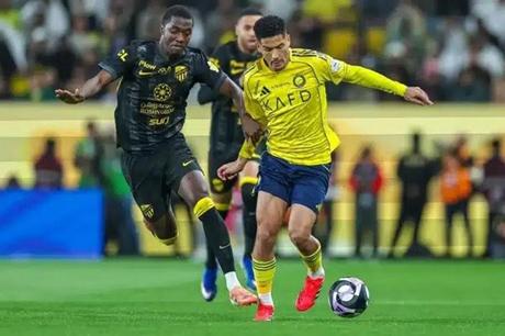 جيسوس يغربل قائمة النصر ويستعيد الناصر قبل صدام التعاون 