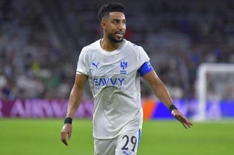 سبب استبعاد سالم الدوسري أمام الشباب في الدوري السعودي 