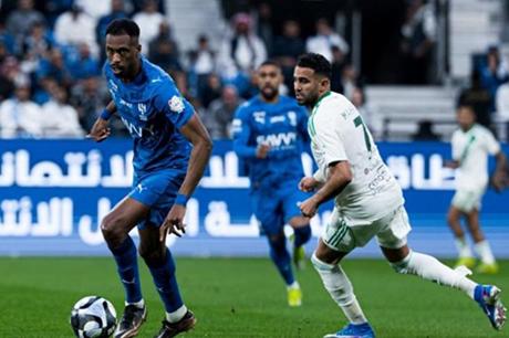 الهلال يتعادل مع الأهلي ويستعيد صدارة الدوري السعودي 