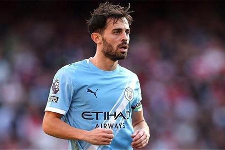 برناردو سيلفا يقترب من مغادرة مانشستر سيتي 