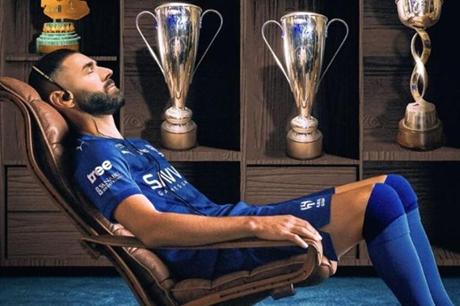 عاجل : كواليس انتقال بنزيما إلى الهلال وماذا فعل رونالدو في الخفاء؟ 