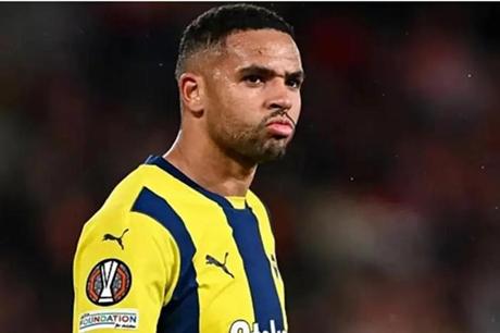 خطأ فادح يجهض صفقة انتقال النجم المغربي النصيري إلى اتحاد جدة السعودي 