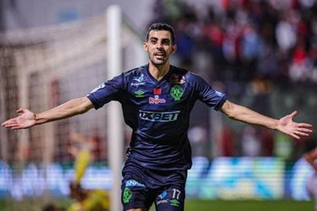 بلعمري بين الجاهزية والثقة.. كيف تحوّل مركز الظهير الأيسر إلى عقدة في الأهلي 