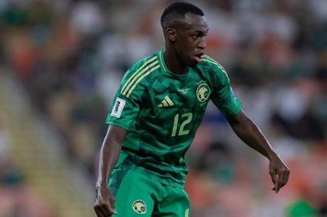 عرضان من الدوري الإسباني على طاولة سعود عبدالحميد 