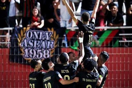 جماهير الجيش الملكي تُوجه رسالة شديدة اللهجة إلى الإدارة 