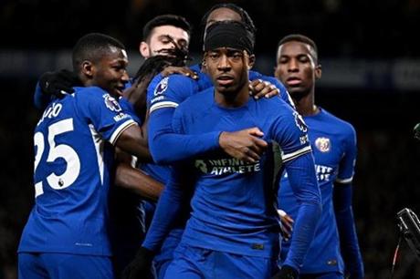 مُدرب تشيلسي يُبرر هزيمة فريقه أمام أرسنال ذهاباً وإياباً 