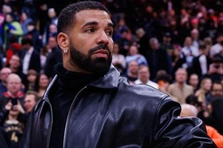 الرابر دريك يخسر مليون دولار بسبب السوبر بول 