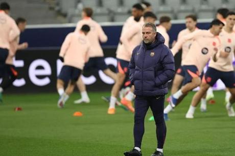 فليك: برشلونة لا يقل قوة عن نيوكاسل 