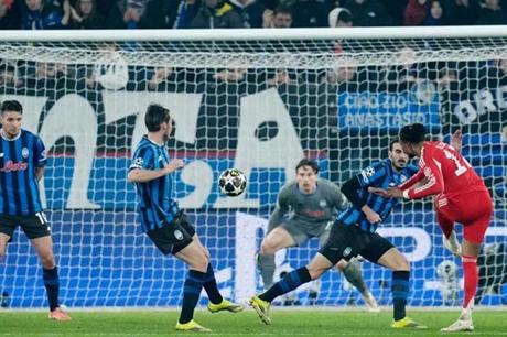 البايرن يعود من ايطاليا بسداسية في مرمى أتالانتا 