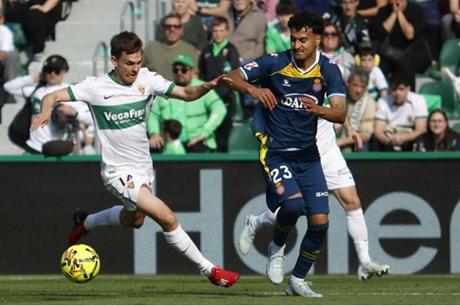 التشي يفرض التعادل على اسبانيول بالدوري الاسباني 