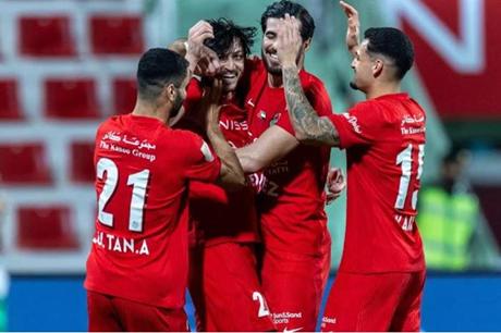 شباب الأهلي يتصدر الدوري الإماراتي مؤقتاً 